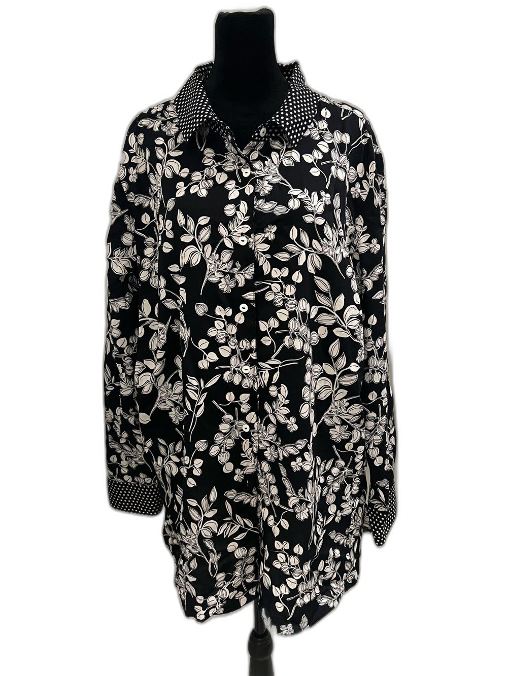 Foxcroft NYC 24W Black White Floral Button Front Blouse Wrinkle Free